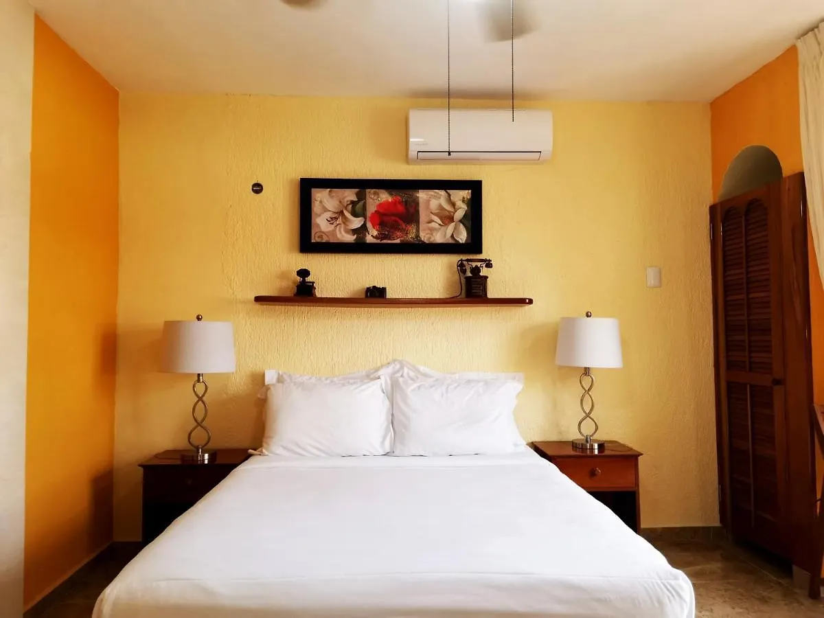 Hotel Casa Mallorca Cancun 2*,