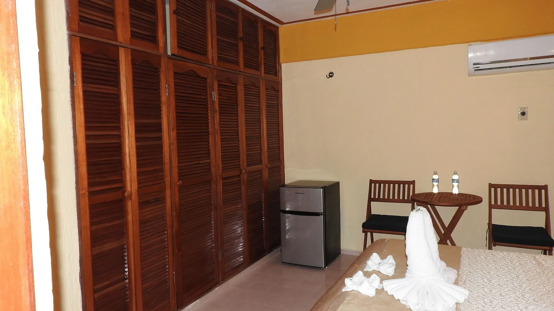 Hotel Casa Mallorca 칸쿤